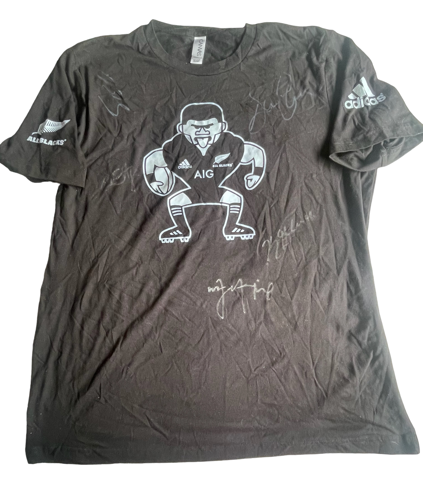 All Blacks Autographed T Shirt Signed by Sonny Bill Williams, Current Captain Sam Cane, Ryan Crotty, Kevan Mealamu and Malakai Fekitoa